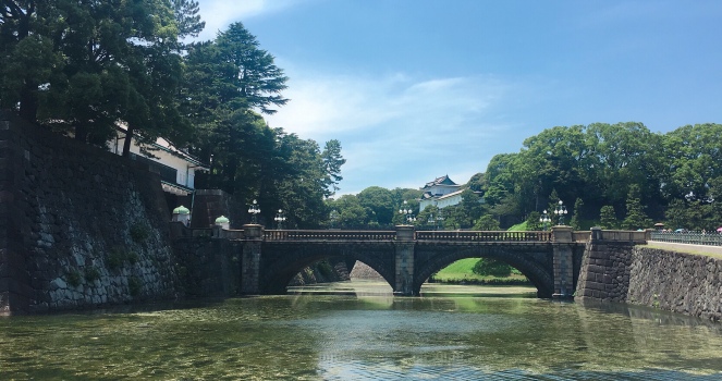 Puente de piedra del Palacio Imperial de Tokio